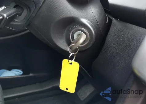 2018 Toyota Highlander Le Plus z USA, uszkodzony, nr VIN 5TDBZRFH1JS894086